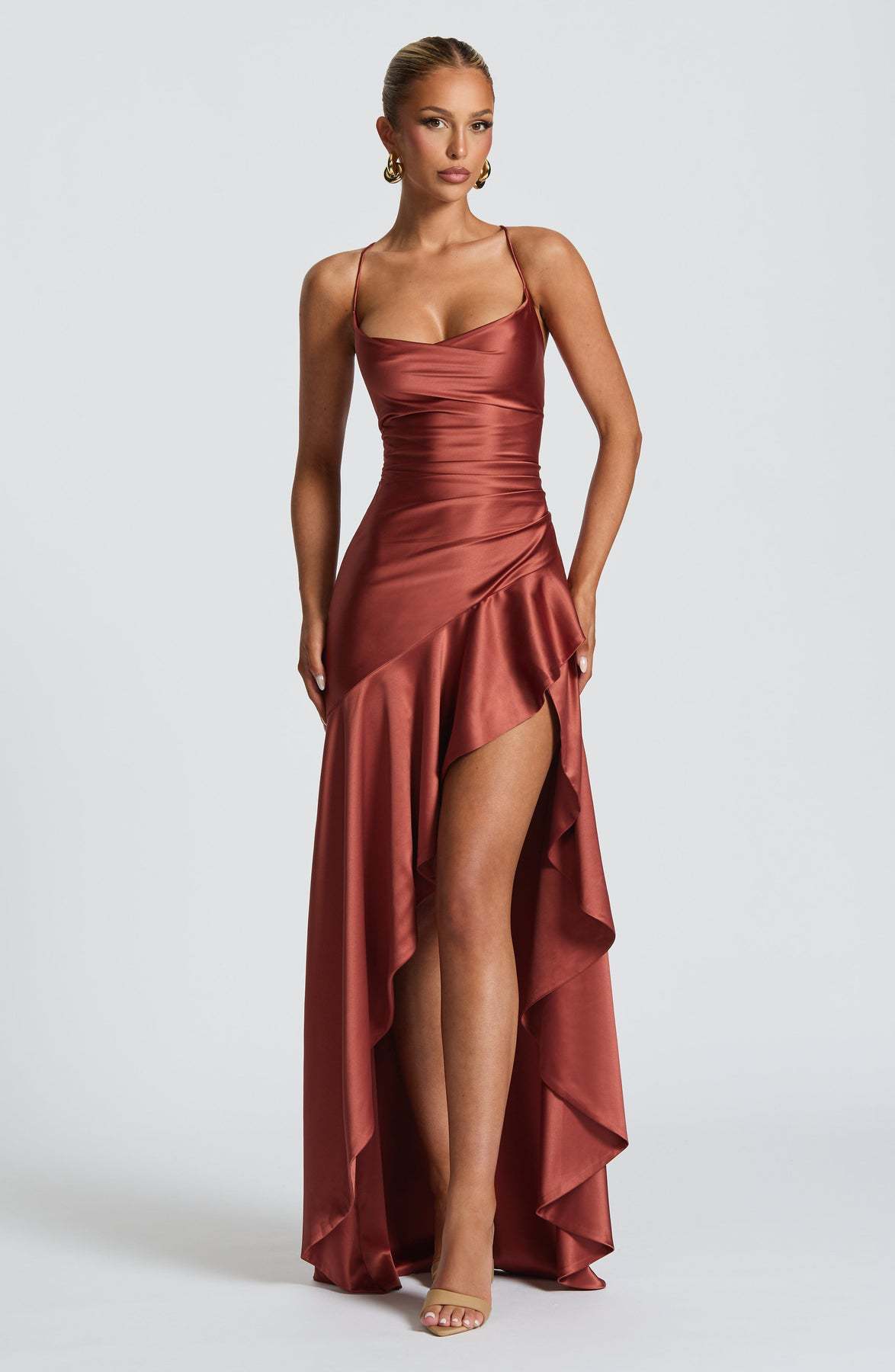 Abito irregolare con volant senza schienale da donna Moda estiva Festa da sera Club con bretelle doppie Maxi abiti Abbigliamento